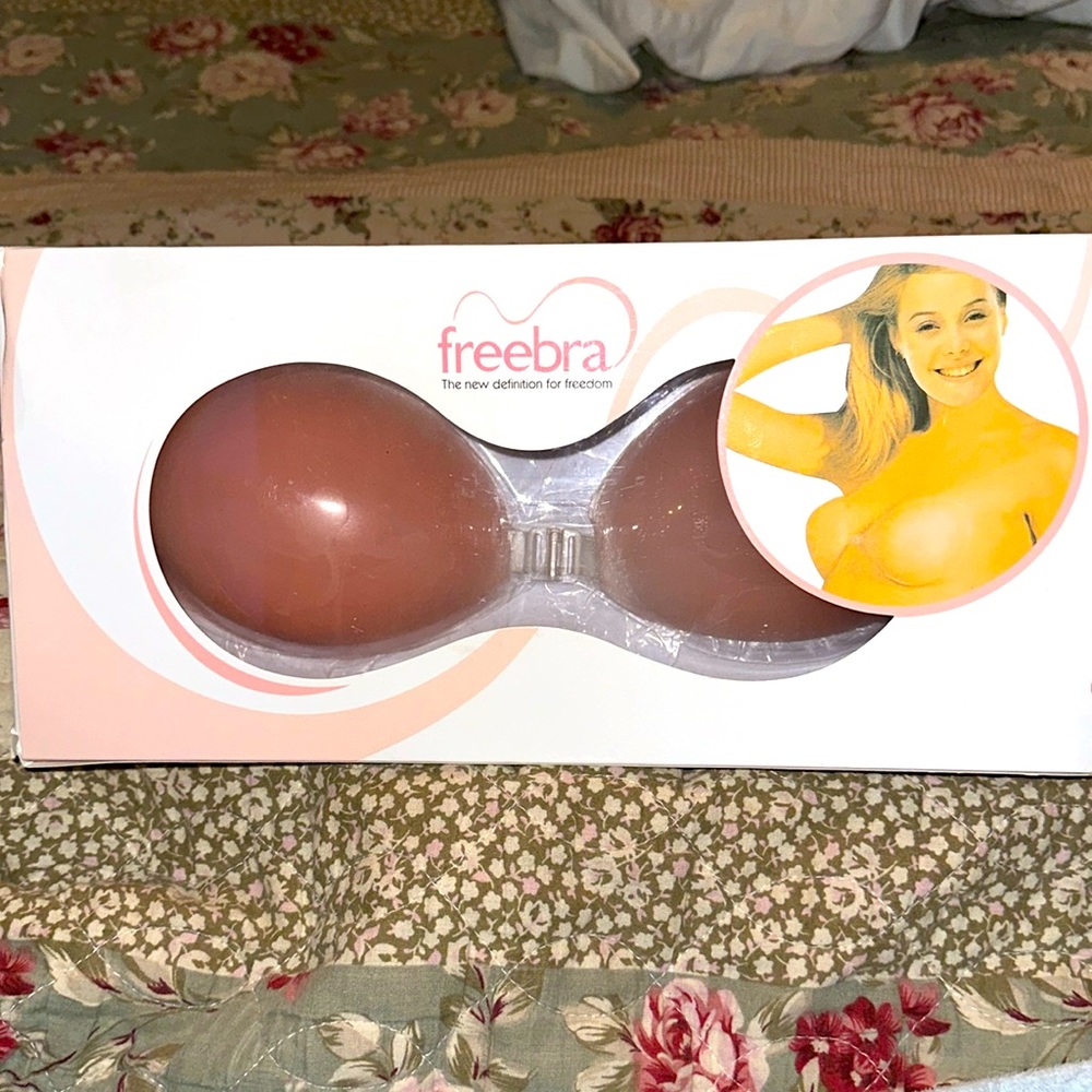 NIB Silicone bra